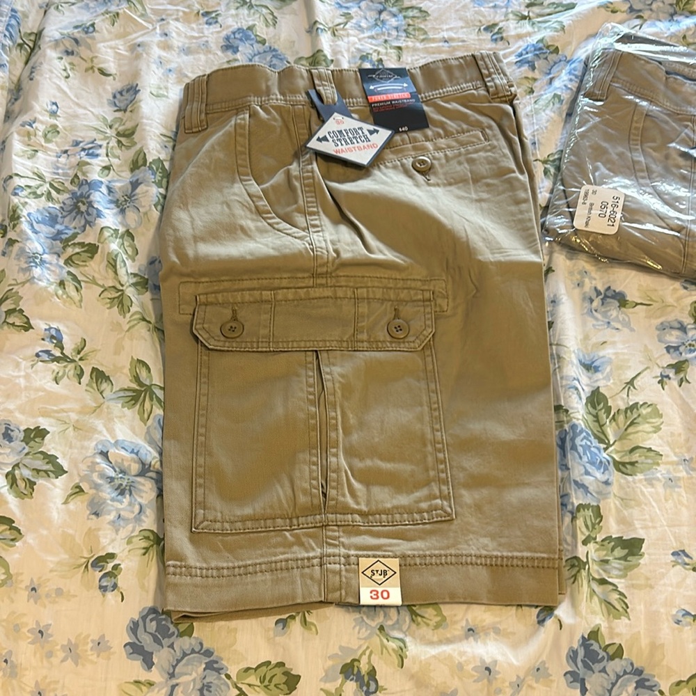 St John Bay Comfort Waist Khaki Cargo Shorts